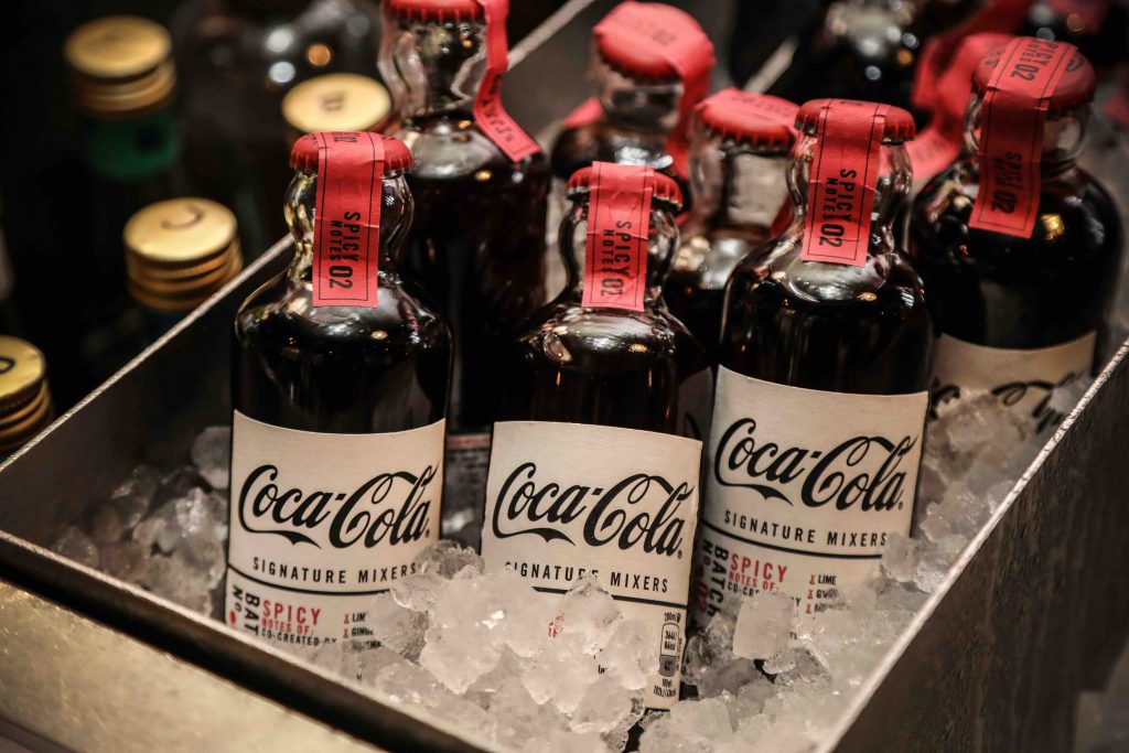 Vijf cocktails & mocktails trends zomer 2021  Coca-Cola signature mixers royal bliss