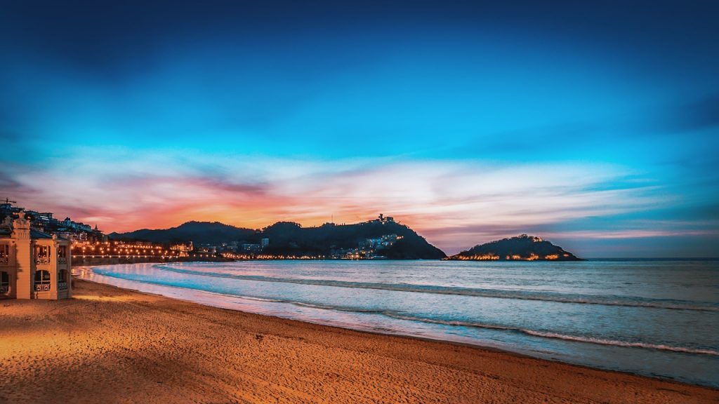 La Concha Beach, San Sebastian - Donostia, Spanje - 11 beste stranden ter wereld in 2020