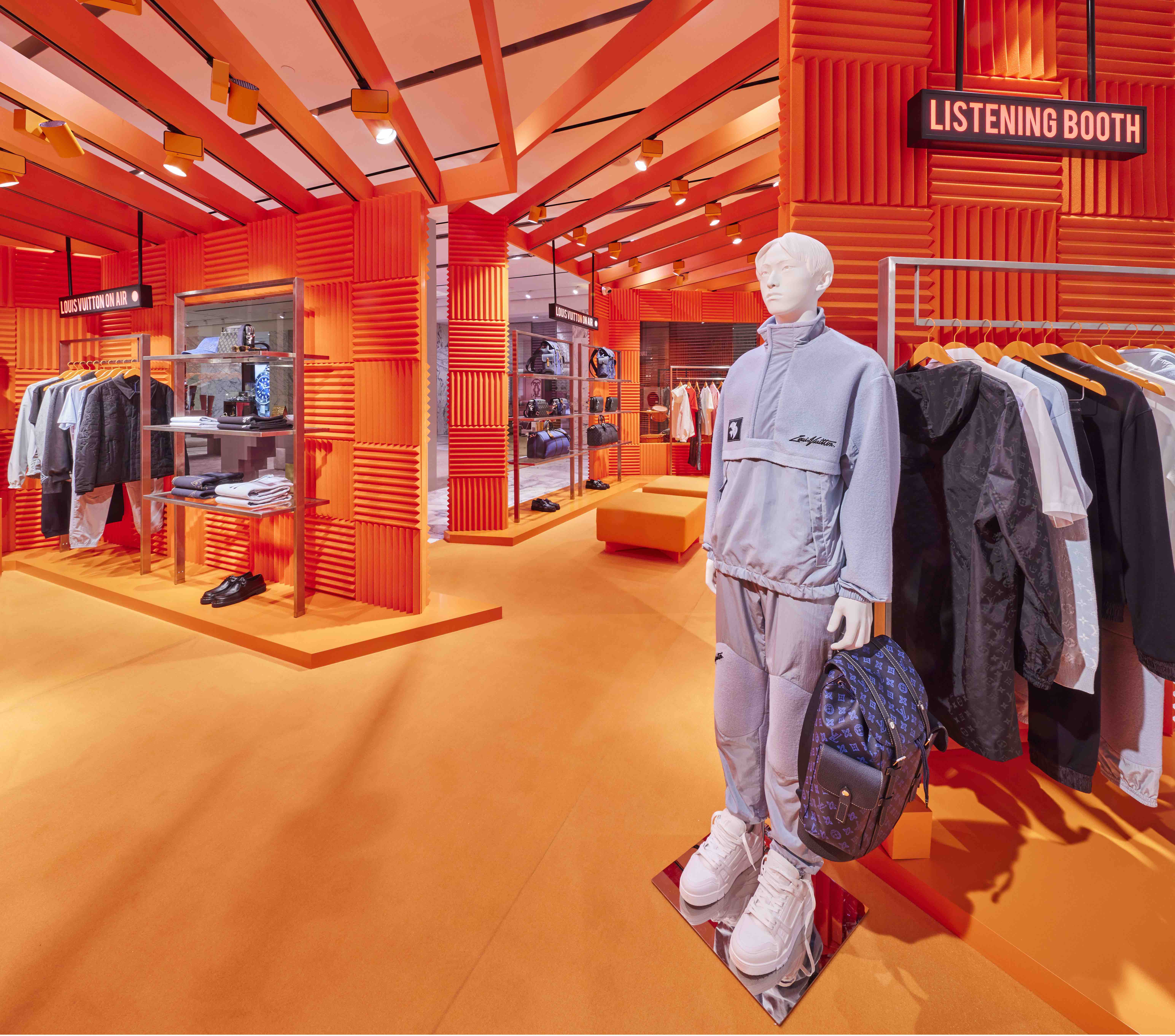 Louis Vuitton pop-up store heren kleding Bijenkorf Amsterdam