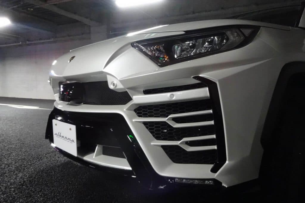 Toyota RAV4 - Lamborghini Urus