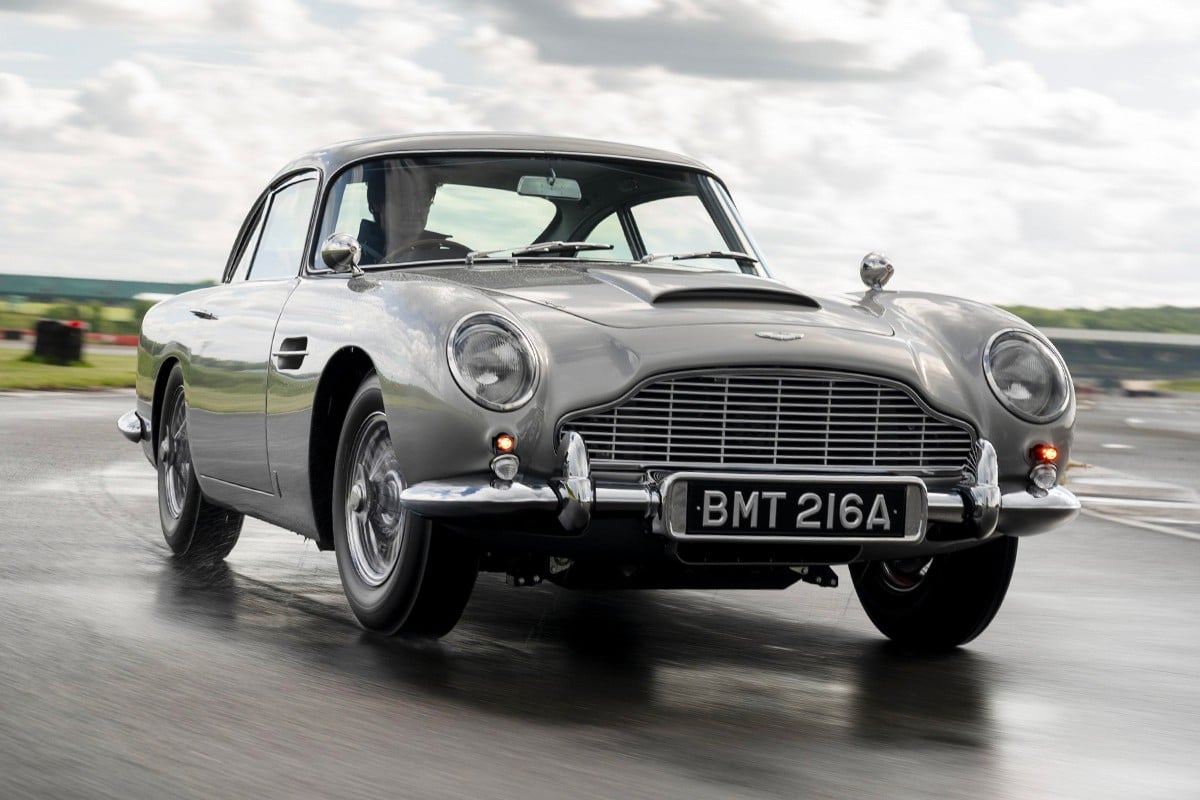 Aston Martin DB5 Goldfinger Continuation James Bond auto