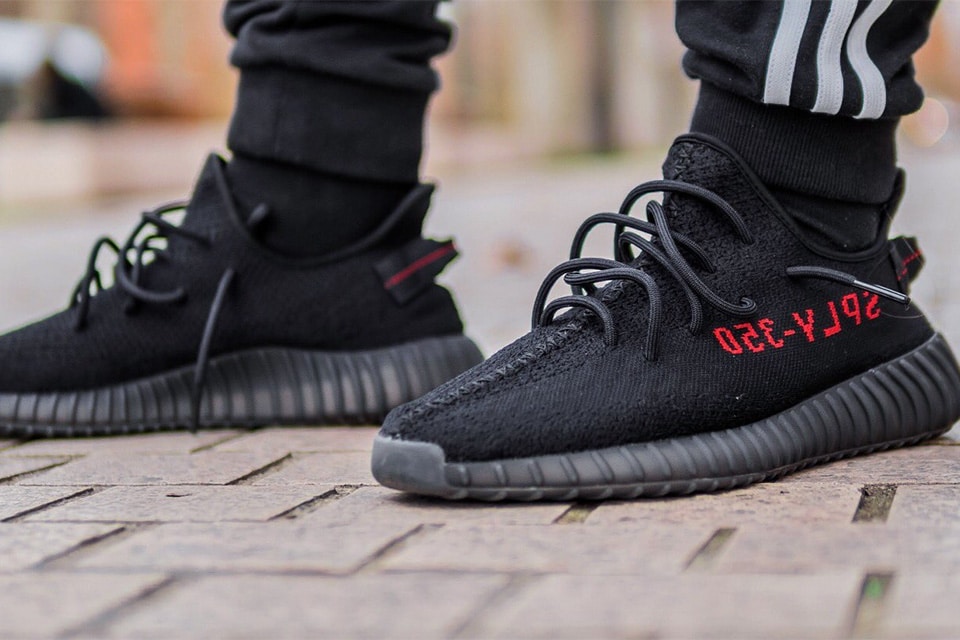 YEEZY Boost 350 V2 Black/Red sneakers