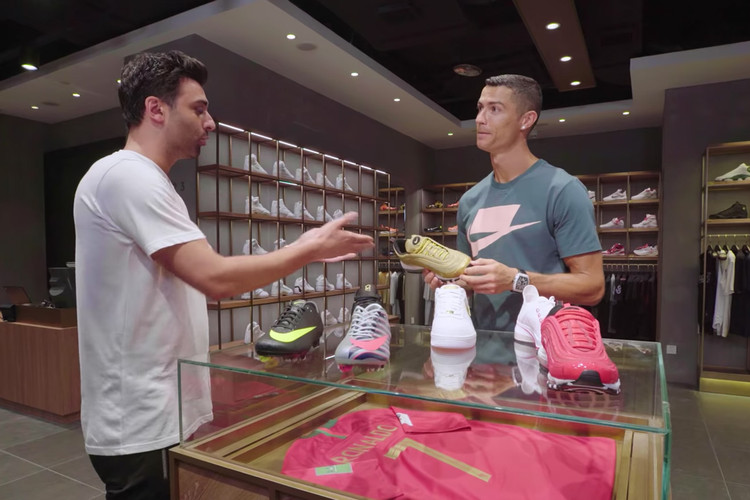 Cristiano Ronaldo shopt sneakers video