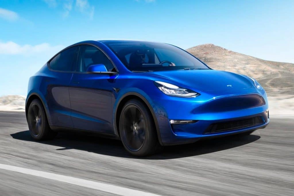Tesla hatchback europa elon musk