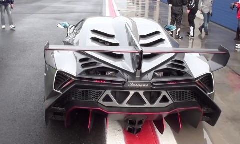 Lamborghini Veneno video race