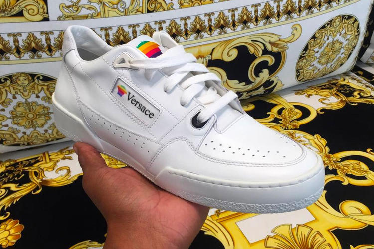 Versace Apple Computers geïnspireerde sneaker